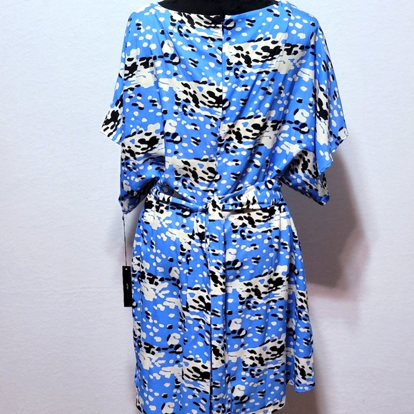 BCBGMaxazria Blue and White Patterned Dress w/ Tie-back Size XL. #762 - Picture 3 of 10